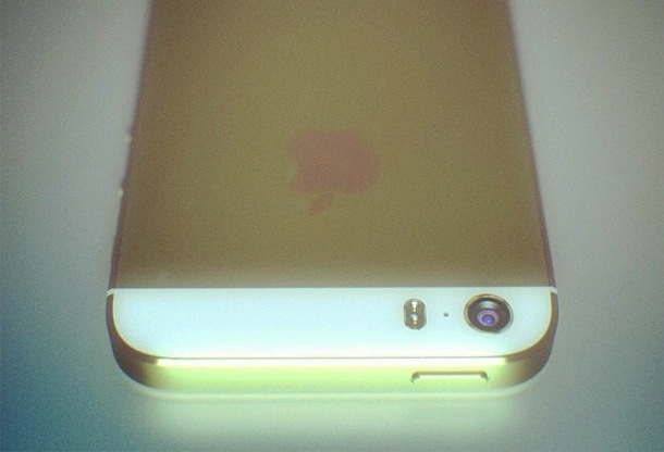 Złoty iPhone 5S